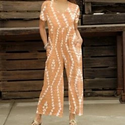 Budget 🎁 Bon Apple Tea Orange & White Geometric Pocket Empire-Waist Wide-Leg Jumpsuit - 👩 Women ✔️