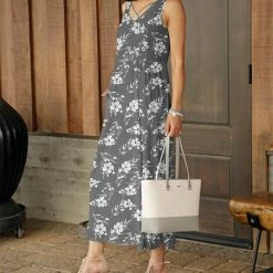 Promo ✨ Bon Apple Tea Gray & White Floral Crisscross Neck Pocket Maxi 👗 Dress - 👩 Women 🛒