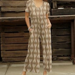 Brand new 🤩 Bon Apple Tea Beige & White Geometric Pocket Empire-Waist Wide-Leg Jumpsuit - 👩 Women & Plus ⌛