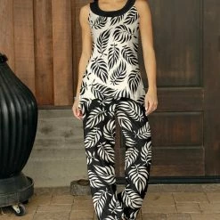 Brand new 🌟 Bon Apple Tea Cream Leaf Yoke Tank & Black Leaf Lounge Pants - Plus 🌟