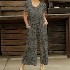 Brand new 👍 Bon Apple Tea Gray & Black Leopard Pocket Wide-Leg Jumpsuit - 👩 Women 🎉