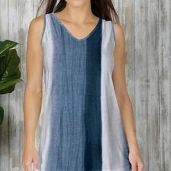 Best deal ⌛ Bon Apple Tea Blue & White Abstract V-Neck Sleeveless Top - 👩 Women 🎉