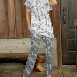 Outlet 🛒 Bon Apple Tea White & Gray Abstract V-Neck Tee & Lounge Pants - 👩 Women & Plus ✔️