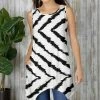 Brand new 😀 Bon Apple Tea White & Black Chevron Pocket Sleeveless Handkerchief Tunic - Plus 🧨