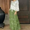 Brand new 🧨 Bon Apple Tea White Floral Tie-Hem Top & Green Floral Maxi 👗 Skirt - 👩 Women ✨