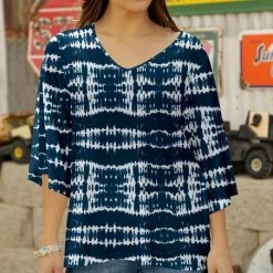 Best Sale 😉 Bon Apple Tea Blue & White Abstract V-Neck Butterfly Sleeve Tunic - Plus 🤩
