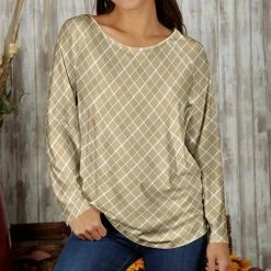 Deals 🌟 Bon Apple Tea Beige & White Diamond Raglan Top - 👩 Women & Plus 👏