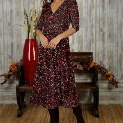 Brand new 🥰 Bon Apple Tea Black & Red Geometric Surplice Midi 👗 Dress - 👩 Women 🎉