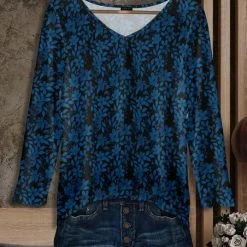 Hot Sale 😍 Bon Apple Tea Blue & Black Floral V-Neck Long-Sleeve Tunic - 👩 Women & Plus 💯