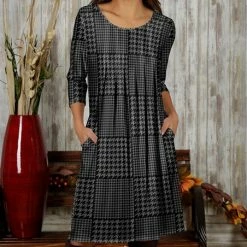 Best reviews of 🎁 Bon Apple Tea Gray & Black Plaid Pleated Pocket Shift 👗 Dress - 👩 Women & Plus 👏
