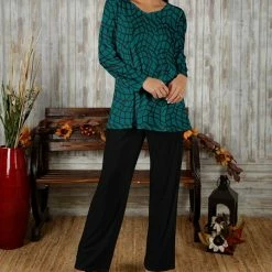 Outlet 🛒 Bon Apple Tea Teal & Black Geometric V-Neck Top & Black Straight-Leg Pants - 👩 Women & Plus ✨