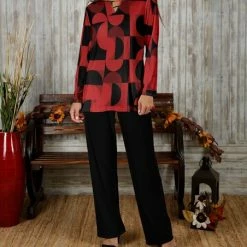 Brand new 👍 Bon Apple Tea Red Geometric Keyhole Long-Sleeve Tunic & Black Pants - 👩 Women & Plus ✨