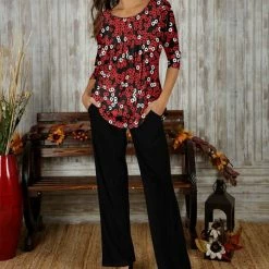 Best deal 😀 Bon Apple Tea Red Floral Pleated Top & Black Straight-Leg Pants - 👩 Women & Plus 🧨