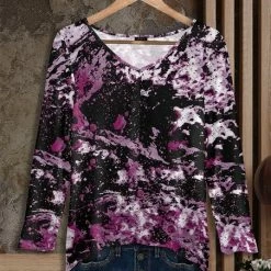 Outlet 🎁 Bon Apple Tea Black & Purple Abstract Long-Sleeve V-Neck Tunic - 👩 Women & Plus 💯
